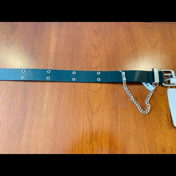 Beautiful black leather adjustable belt with two rows shiny metal eyelets 85 cm - Picture 4 of 5